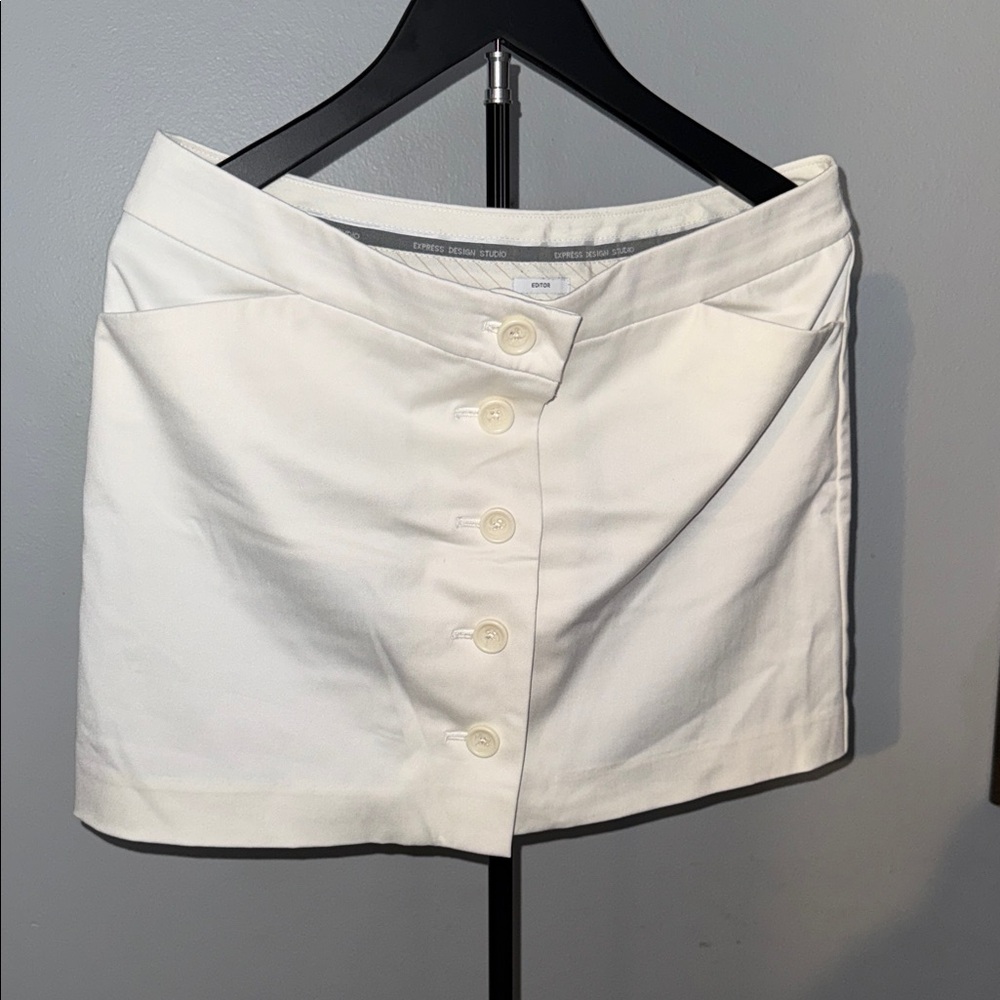 Express White and Black Floral Lined Skirt